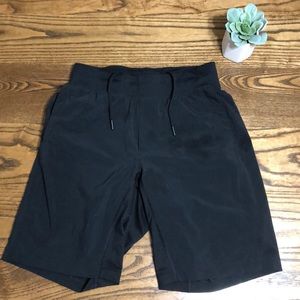 Men’s Lulu Lemon T.H.E short. 9 inch